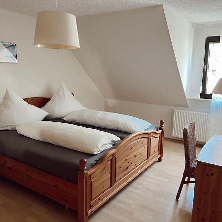 Ferienwohnung Moselflair Mit Direktem Blick Auf Die Mosel Und Weinberge Oberfell Exterior photo