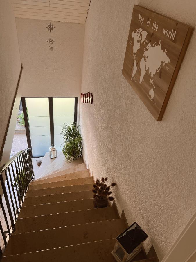 Ferienwohnung Moselflair Mit Direktem Blick Auf Die Mosel Und Weinberge Oberfell Exterior photo