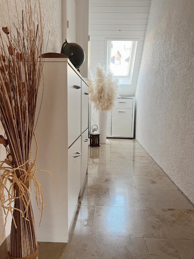 Ferienwohnung Moselflair Mit Direktem Blick Auf Die Mosel Und Weinberge Oberfell Exterior photo